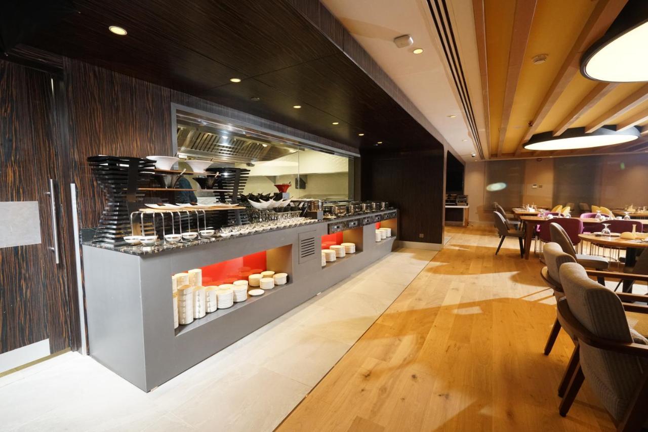 Ramada Encore Corniche 4*
