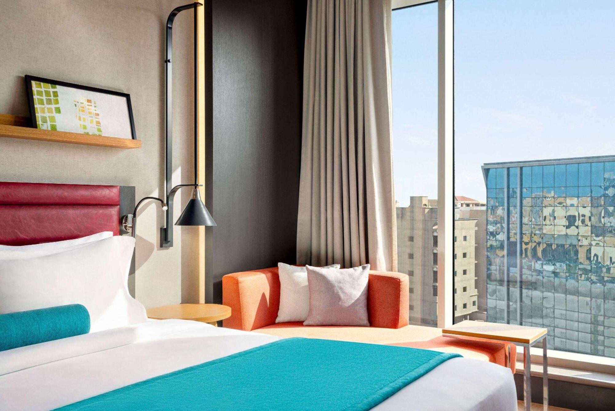 Hotel Ramada Encore Corniche 4*